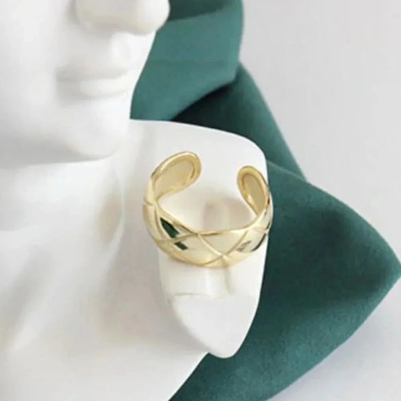 Minimalist 925 Sterling Silver Criss Cross Textured Crush Ring - Picture 3 of 3